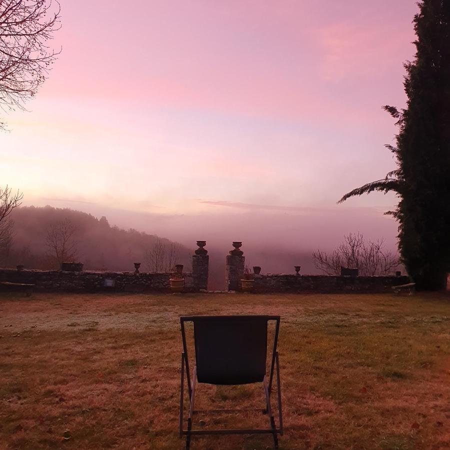 Les Pierres Lotoises - Chambre Dhotes Le Pigeonnier Reilhaguet Exterior foto